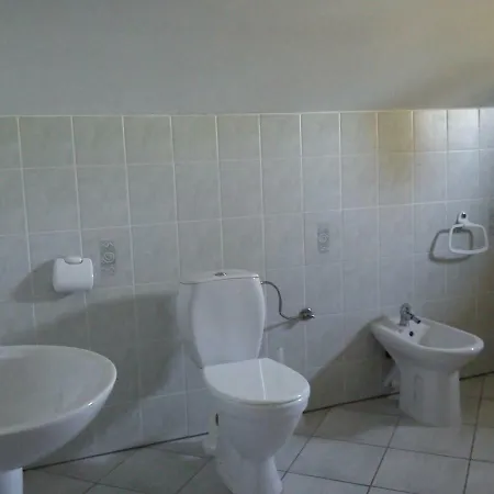 Miodowy Dwór Gospodarstwo agroturystyczne Rusinowo (Swidwin)