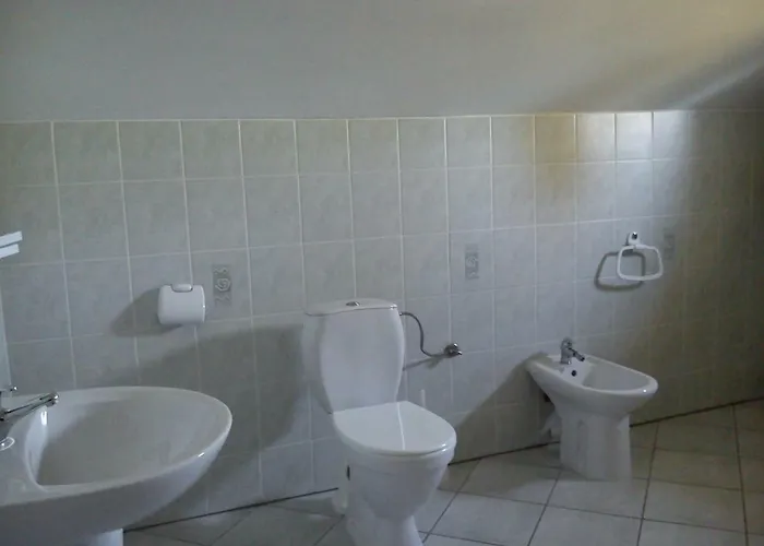 Miodowy Dwór Gospodarstwo agroturystyczne Rusinowo (Swidwin)